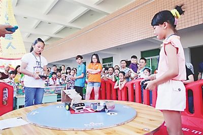 福建新闻网·武夷山市首届小学生相扑机器人竞