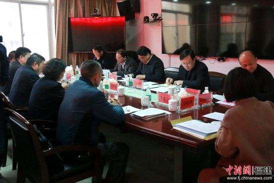 2月22日，林杰率领办机关有关处室负责同志到福州市及连江县调研海防工作。陈丽霞 摄