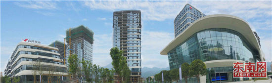18日，位于马尾区的中国（福州）物联网创新发展中心启用，营造产业发展“强磁场”，吸引52家知名企业入驻。 王彦 许琳晶 摄