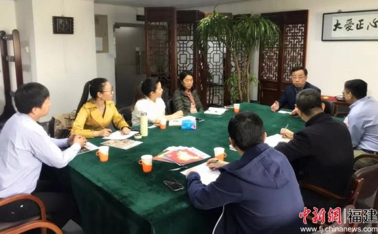 健康之路团队造访北京屈正爱心基金会，就开展公益项目合作进行座谈交流，图为座谈会现场。 主办方 供图