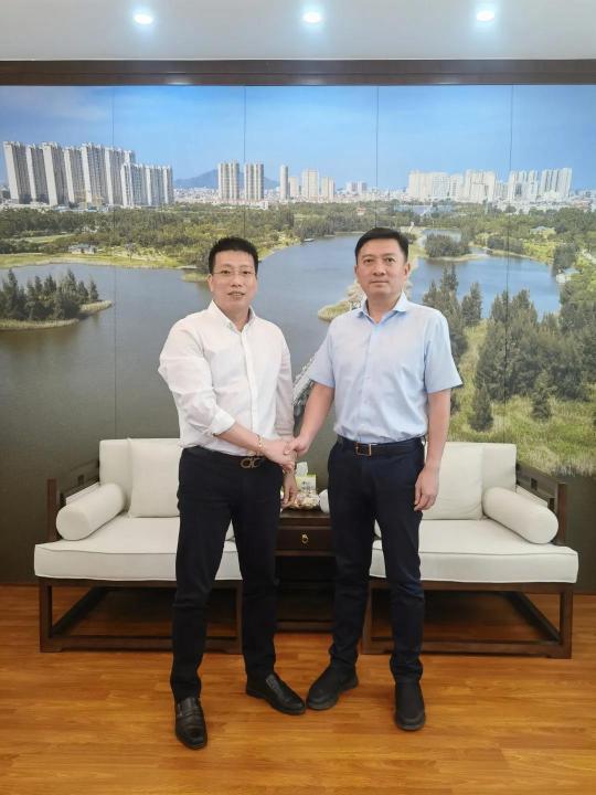 许自福受菲律宾比尼扬市市长委托礼访晋江市政府，受到晋江市市长王明元热情接见

