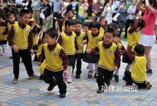 福建新闻网·福州幼儿园趣味运动会欢乐开赛