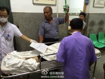 福建新闻网·福清五显坛寺庙坍塌 致20人受伤