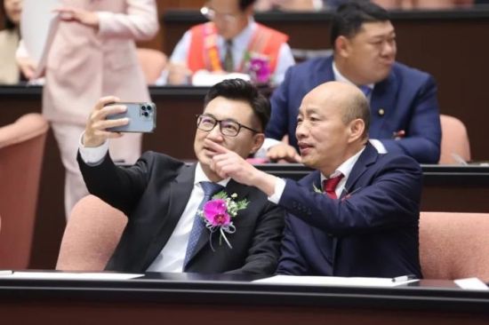 韩国瑜、江启臣出任新一届台湾立法机构正副负责人