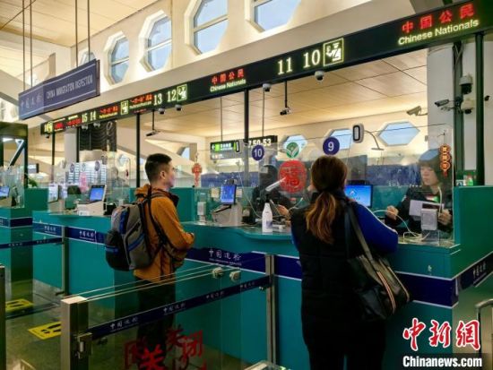 中泰签证互免生效首日 福建首个中国至泰国航班出发