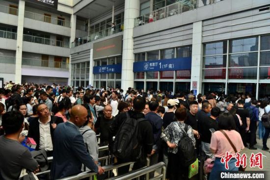 台湾地震致福建铁路大面积晚点 目前陆续恢复运输秩序